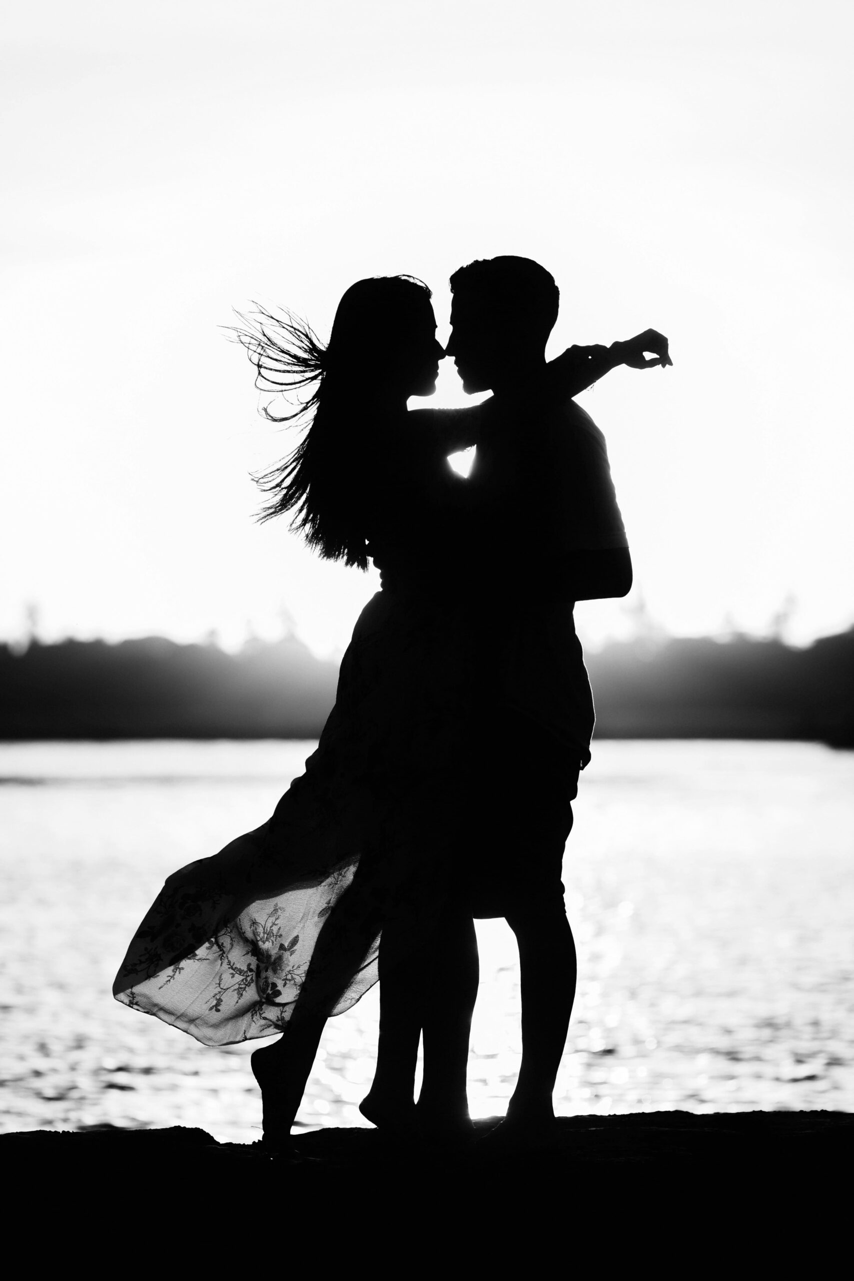 Invitify - Pareja modelo blanco y negro 2